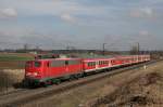 Die Kasten 115 230 mit PbZ 2410 (Personenverkehr besondere Zwecke)bei Hattenhofen.