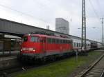 BR 115 355-0 mit AZ-Wagen Durchfahrt in Dortmund Hbf.,Gleis 16 in  den Bbf.(19.11.2008)