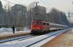 115 448-3 mit Turnuszug in Bahnhof Kirchbichl.