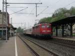 115 114-1 zieht am 7. Mai 2012 Lr 46111 (Nrnberg Rbf - Berlin-Rummelsburg) durch Kronach.
