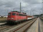 115 383 mit dem EC 378 Binz-Brno,am 31.August 2013,beim Halt in Bergen/Rgen.