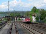 115 346-9 zieht am 07. Mai 2014 einen ICE 2 Triebkopf und einen ICE 2 Steuerwagen durch Kronach in Richtung Nürnberg.