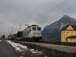 Die 139 310 am 05.12.2009 mit einem KLV-Zug unterwegs bei Niederaudorf.