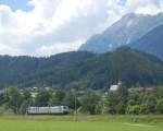 186 107-9, eine Schwestermaschine und eines der 139er-Lomo-Zebras waren am 6. Juni '10 als Lokzug vom Brenner kommend kurz hinter Terfens nach Kufstein unterwegs.