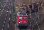 Bevor 139 132 mit ihrem Suppenzug auf die Saarstrecke einfdeln konnte mute sie noch einen Regionalexpress passieren lassen und stand 2 Minuten am roten Ausfahrsignal des Abzweig Dillinger Htte.