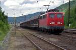 139 287 der Bayernbahn mit dem Henkel-/Schwarzkopfzug am 13.08.2013 in Gemnden am Main gen Wrzburg.