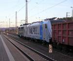 Nachschuss auf die Überführungsfahrt von 139 558-1 mit 187 005-4 aus Kassel kommend weiter Richtung Norden. Aufgenommen am 12.01.2014 in Eichenberg.