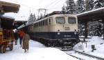 139 314-9 steht Anfang Januar 1982 abfahrbereit im Bahnhof Hinterzarten