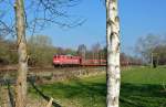 139 554-0 fuhr am 17.03.2015 mit einem Autozug von Emden nach Seelze, hier in Eisninghausen bei Leer.