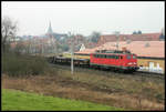 140668 fährt hier am 18.2.2007 um 13.45 Uhr mit einem Stahl Brammen Zug in Richtung Osnabrück durch Hasbergen.