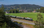 E40 128 mit dem DPE 74230 (Seebrugg - Titisee) bei Titisee 1.9.24