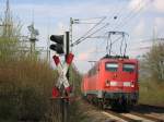 140 861-6 + 140 871-5 stehen wegen einer B Strung mit ihrem Coilzug auf dem Km 28,190 am 08.04.2008