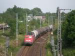 Am 29.5.08 bekam die 140 870-7 nochmal einen Halt vorm Einfahrsignal von Wittenberg,bevor es zum Zielbahnhof Wittenberg-  Piesteritz weitergehen konnte.Im Hintergrund lassen sich die Anlagen des