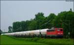 140 043 mit einem Kesselwagenzug gen Mnchengladbach an Km 28.8 27.5.2009