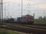 Hier ist die 140-858 auf dem Weg nach Mainz Hbf. Man knnte sie mal wieder waschen.