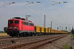 Auch am Morgen des 11.07.2013 kam mal wieder 140 808-7 von DB Fahrwegdienste mit dem Schotter-KLV durch die Nrdliche Ein-/Ausfahrt Gruppe vom Bahnhof Orschweier gen Schweiz.