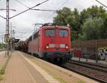 140 861-6 mit gemischtem Güterzug in Fahrtrichtung Wunstorf. Aufgenommen am 10.07.2013 in Dedensen-Gümmer.