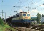 140 340 mit Gterzug Richtung Frankfurt am 06.08.1998 in Gelnhausen