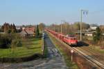 140 590-1 fuhr am 19.03.2015 mit einem Güterzug von Emden nach Osnabrück, hier in Leer.