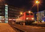 140 528 wartet am Abend des 22. Dezember 2013 im Münchner Hauptbahnhof auf neue Aufgaben.