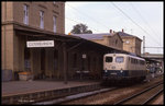 140085 solo am 10.8.1989 um 17.18 Uhr am Hausbahnsteig in Osterburken.
