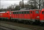 140 760 als Portrait. Die 1970 gebaute Lok wartet am 01.12.07 in Kreuztal auf neue Aufgaben. Dank des Verkehrszuwachses bleibt uns die Baureihe 140 noch mindestens bis 2016 erhalten.