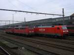 Zwei 140er ,in der Abstellgruppe Wanne Eickel Hbf,
davon die 140 772-5 als Zuglok ,werden Arbeits-Einsatz vorbereitet.(28.01.2008)