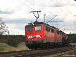 140 832-7 und eine Schwestermaschine (kalt) mit einem ler im Bogen von Waghsuel gen Karlsruhe 25.3.08