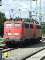 140 003 und eine 139 rangieren im Bahnhof Bblingen an einen Gterzug.