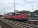 140 003-5 ist am Schluss des kurzen Lokzuges  den 185 397-7 mit 185 275-2 in der Mitte am 23.09.2011 durch Kaiserslautern zieht
