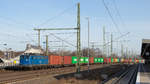 Magdeburg Hbf am 23. Februar 2019: Die EGP 140 678-4 ist mit einem Containerzug unterwegs. 