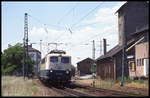 141177 fährt hier mit dem N 7319 am 27.5.1990 um 13.05 Uhr in Oberschefflenz nach Osterburken aus.