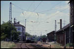 141177 hält am 27.5.1990 um 13.03 Uhr mit dem N 7319 auf dem Weg nach Osterburken im Bahnhof Oberschefflenz.