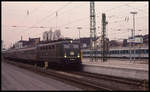 HBF Hildesheim am 19.2.1994: 141184 steht mit dem E 4751 nach Braunschweig um 15.55 Uhr abfahrbereit am Bahnsteig.