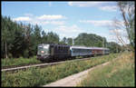 Typischer Nahverkehr um die Jahrtausend Wende zwischen Osnabrück und Münster. 141124 ist hier am 9.7.1999 mit dem RB nach Münster um 17.23 Uhr bei Osnabrück Hellern unterwegs.