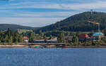 E41 001 und E40 128 im Schlepp als Tfzf 5604 (Seebrugg - Koblenz Lützel) bei Schluchsee 19.9.24