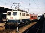 141 322-8 mit RB 24782 Paderborn-Hameln auf Bahnhof Paderborn am 6-4-2002. Bild und scan: Date Jan de Vries.
