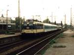 141 248-5 mit RB 5448 Duisburg-Emmerich auf Oberhausen Hauptbahnhof am 17-10-1995. Bild und scan: Date Jan de Vries.
