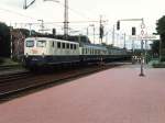 141 334-3 mit E 3064 Bielefeld-Bad Bentheim auf Bahnhof Bad Bentheim am 29-8-1994. Bild und scan: Date Jan de Vries.