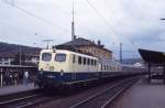 141151 hält am 18.7.1987 um 14.14 Uhr mit einem Nahverkehrszug in Wächtersbach auf dem Weg nach Salmünster.