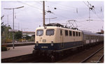 141176 hält hier am 11.08.1989 um 13.50 Uhr mit dem § 3383 auf Gleis 4 im Hauptbahnhof Heidelberg.