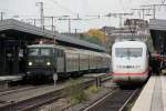 E 42 151-9 und ICE 402 am 14.10.2012 in Essen Hbf.