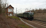 Mit einem der Sonderzüge von Calbe(S) nach Köthen passiert 242 001 am 02.03.19 die Blockstelle Ostermark zwischen Wulfen und Köthen.