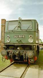 242 151-9  (E 42) der Deutschen Reichsbahn in grner Farbgebung der Auslieferung, hier 2003 im ehem.