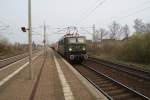 Zu meiner berraschung fuhr die E42 151 am 04.04.2009 mit einem kurzem Gterzug durch den Bahnhof Dedensen/Gmmer.