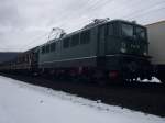 E42 151 der Deutschen Reichsbahn mit Holzzug, zwischen Gemnden (Main) und Karlstadt (Main), am 03.02.2010