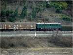 Kaum in Oberwesel angekommen, berraschte mich eine E 42, welche mit einem Gterzug auf der rechten Rheinstrecke unterwegs war.