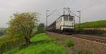 DP 57 (91 80 6142 126-2 D-WAB) im Auftrag der BayernBahn, mit dem DGS 88913 von Langenfeld nach  Wassertrdingen, bei Erbach (Rheingau); 07.10.2010