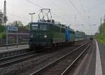 E 42 151  (ex DR 242 151-9) der TEV (Thringer Eisenbahnverein e.V.) fhrt am 11.04.2011 mit CBB 91 80 1042 520-8 (ex BB 1042 520-8) am Haken durch den Bf Bonn-Beuel, Richtung Norden.