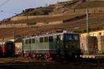 E 42 151 beim Umseten in Rdesheim (Rhein) am 17.12.2011